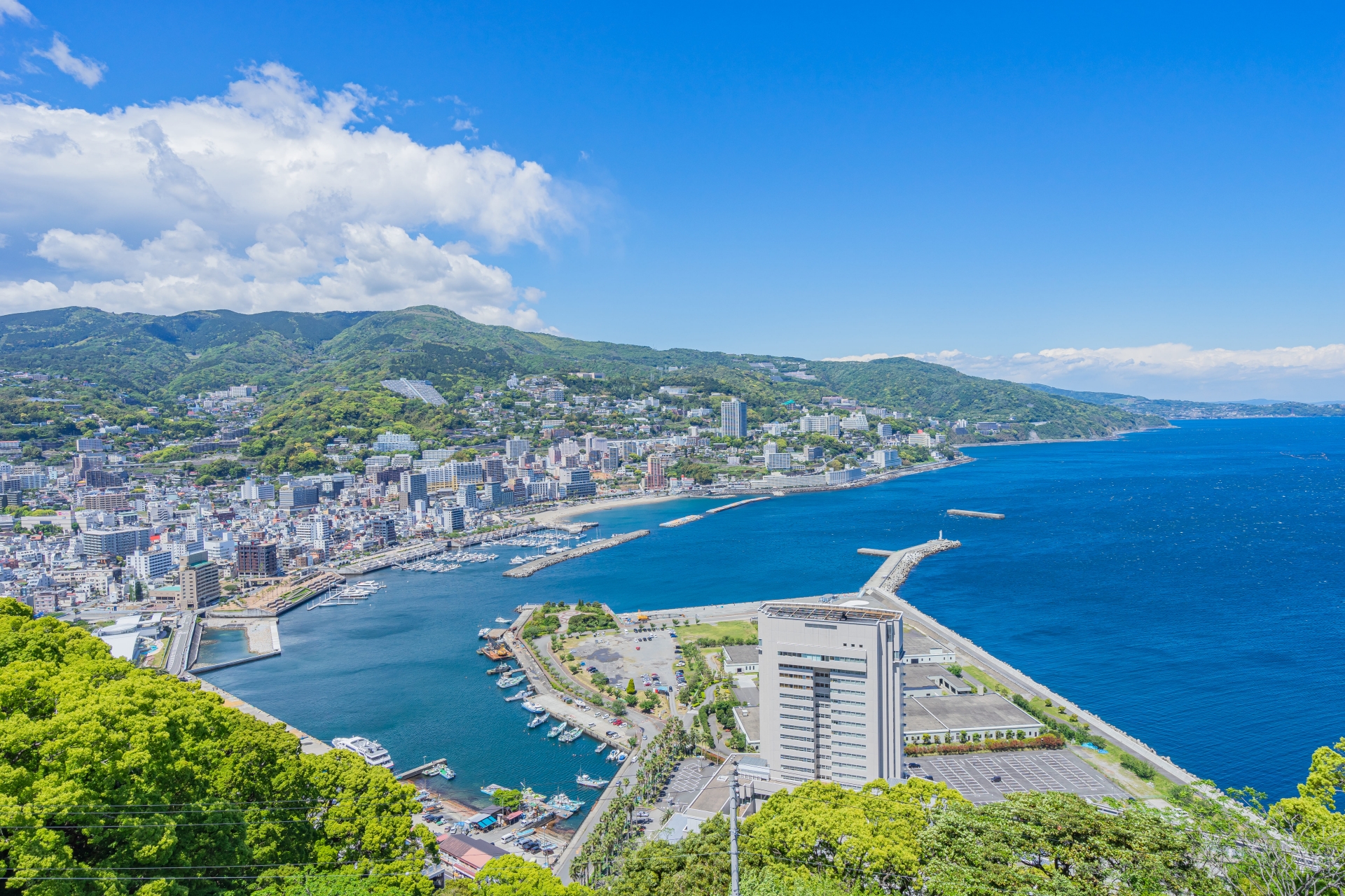 歩かず楽しめる！熱海のバリアフリー観光スポット＆温泉宿を紹介【2025年最新版】のアイキャッチ