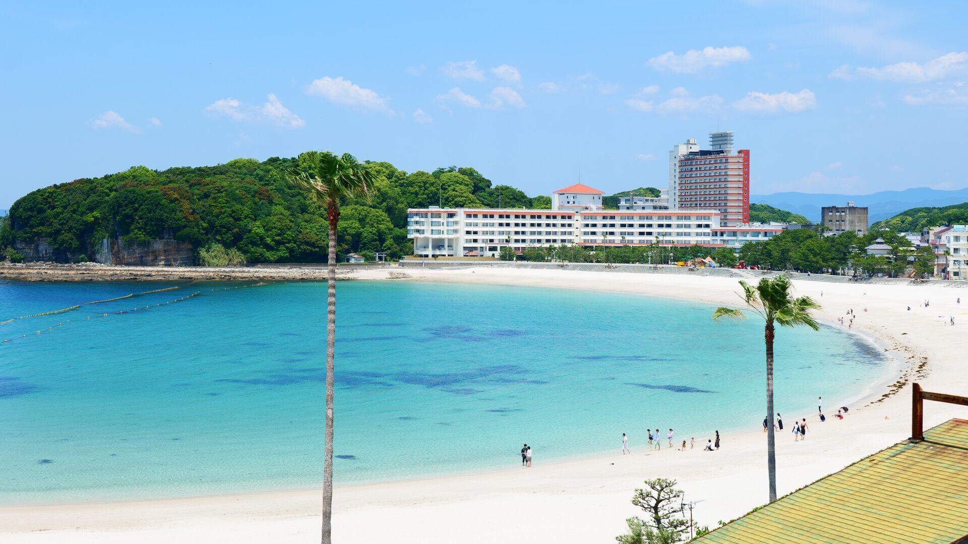 白浜（和歌山県）｜園内バスや車で楽しむ海辺の温泉リゾート